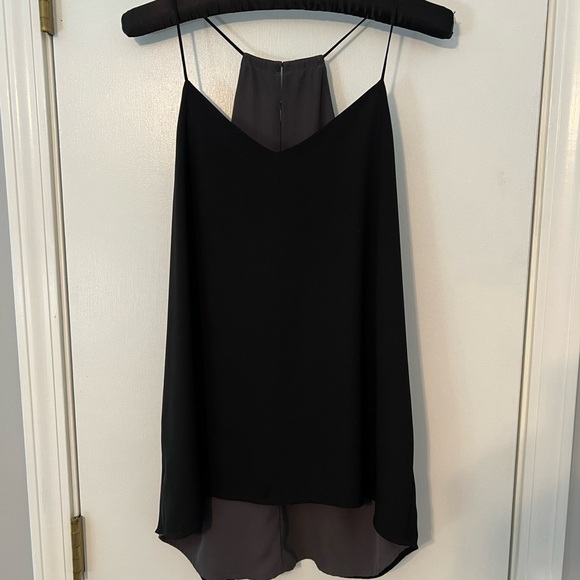 BUNDLE! 5 Items - Size Medium 🔥 - Picture 2 of 11